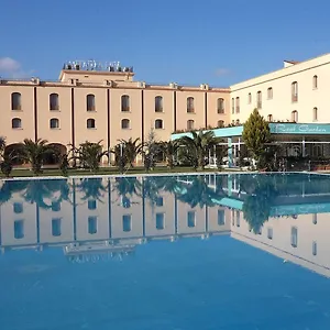 Giatra Hotel